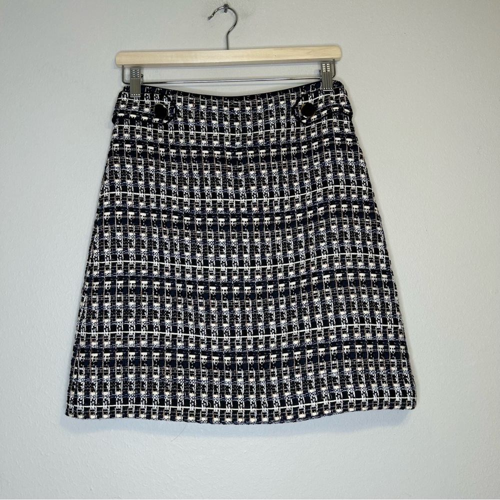 Ann Taylor Black and White Tweed‎ A-line and full Skirt size 2
